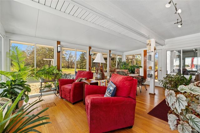 2801 Westlake Drive, Lavaca, AR 72941