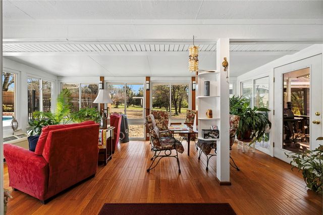 2801 Westlake Drive, Lavaca, AR 72941