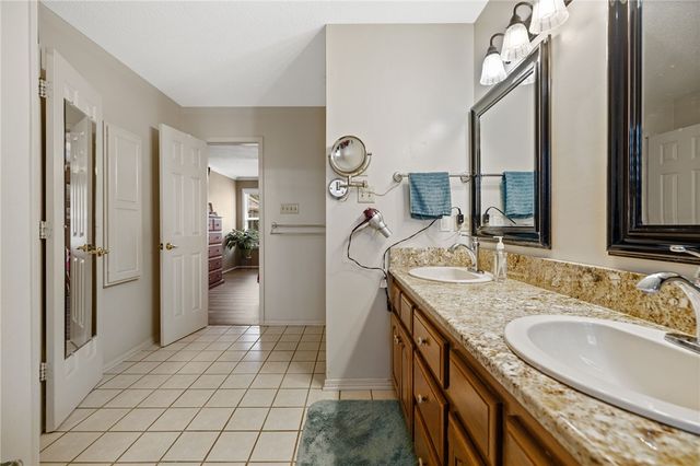 2801 Westlake Drive, Lavaca, AR 72941