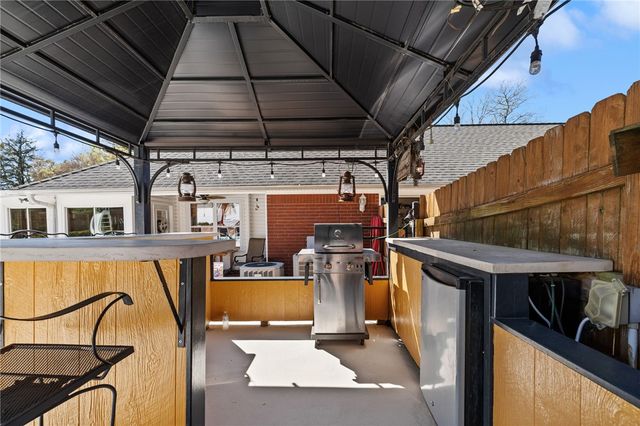 2801 Westlake Drive, Lavaca, AR 72941