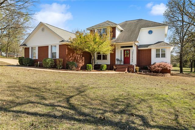 2801 Westlake Drive, Lavaca, AR 72941