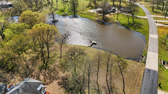 2801 Westlake Drive, Lavaca, AR 72941