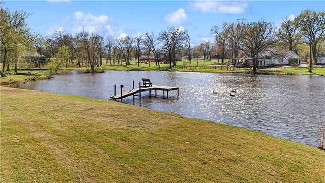 2801 Westlake Drive, Lavaca, AR 72941