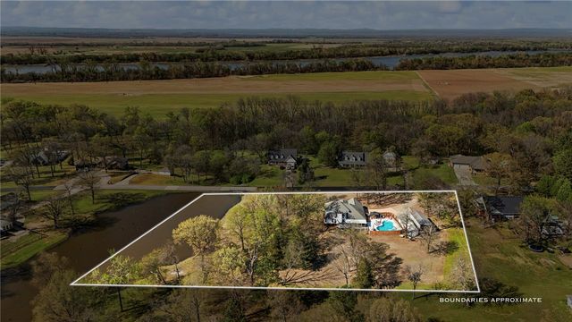 2801 Westlake Drive, Lavaca, AR 72941