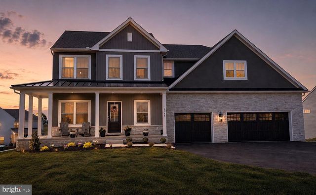 1584 HARRISBURG AVE, Mount Joy, PA 17552