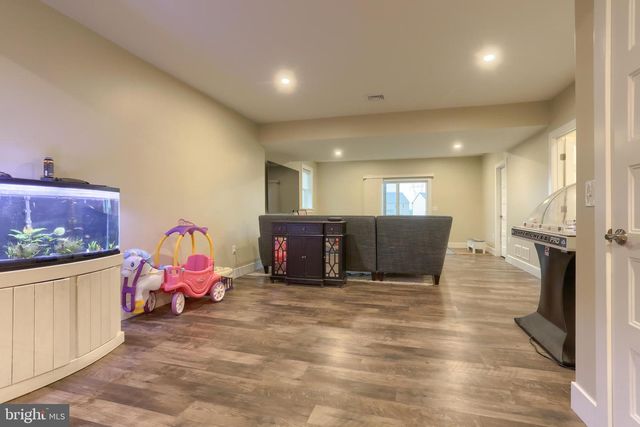 1584 HARRISBURG AVE, Mount Joy, PA 17552