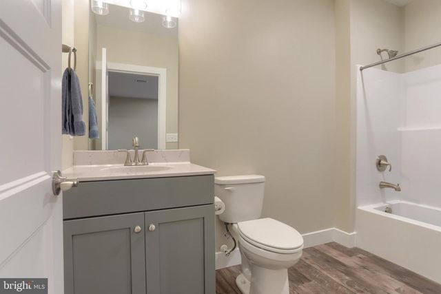 1584 HARRISBURG AVE, Mount Joy, PA 17552