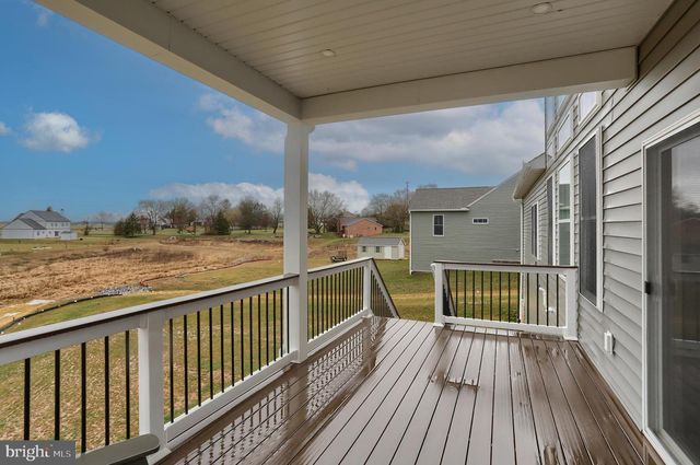 1584 HARRISBURG AVE, Mount Joy, PA 17552