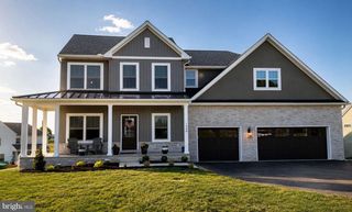1584 HARRISBURG AVE, Mount Joy, PA 17552