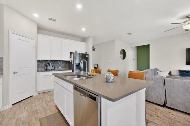 9537 Abington Avenue, Fort Worth, TX 76131