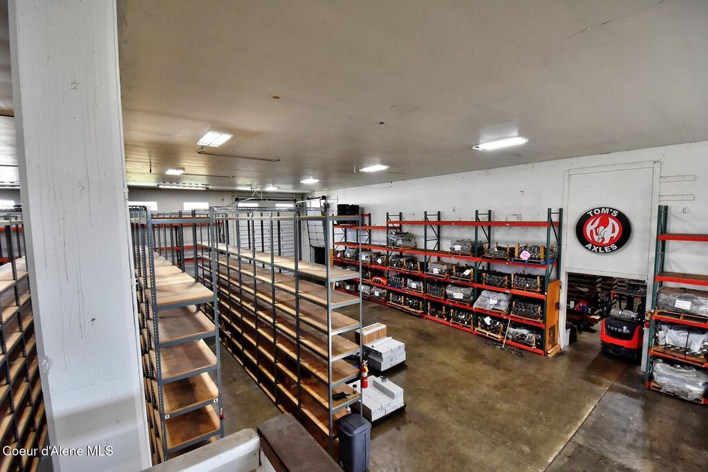 900 Kootenai Cutoff Rd, Ponderay, ID 83852 photo 10