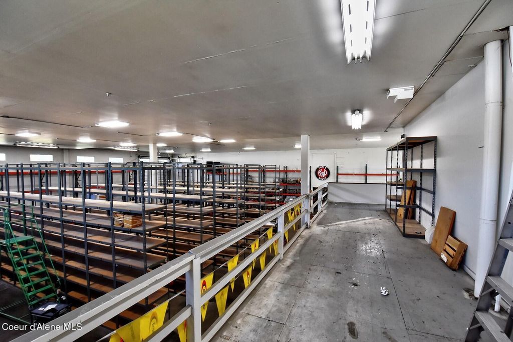 900 Kootenai Cutoff Rd, Ponderay, ID 83852 photo 3