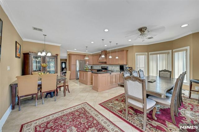 4 8th Street A, Fairview, NJ 07022