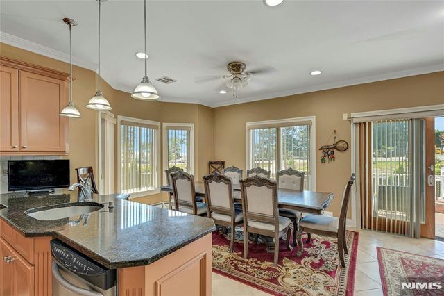 4 8th Street A, Fairview, NJ 07022