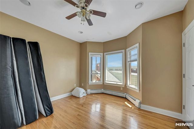 4 8th Street A, Fairview, NJ 07022