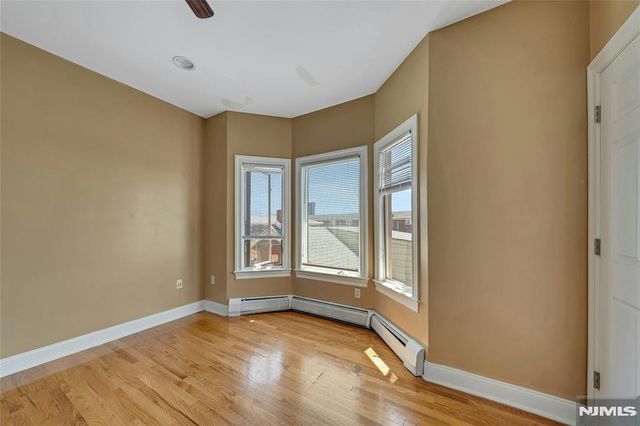 4 8th Street A, Fairview, NJ 07022