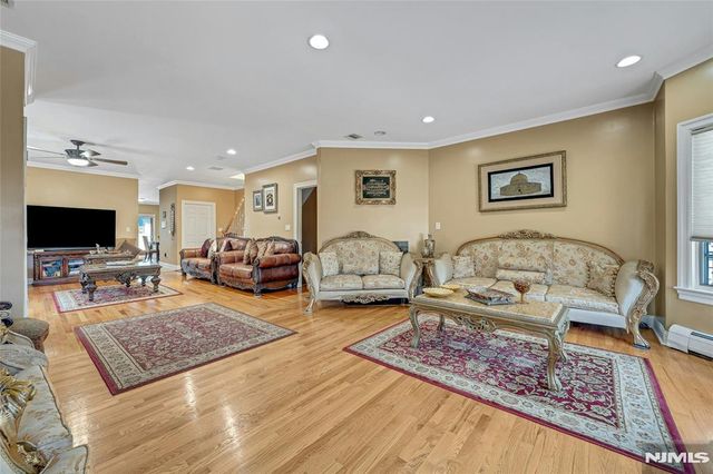 4 8th Street A, Fairview, NJ 07022