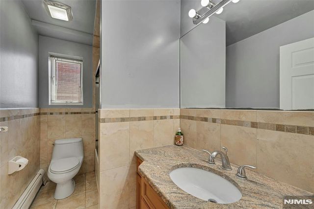 4 8th Street A, Fairview, NJ 07022