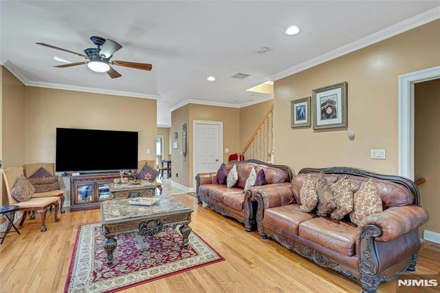 4 8th Street A, Fairview, NJ 07022
