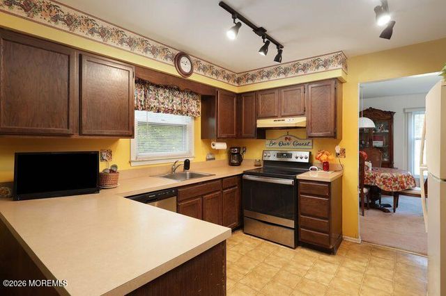 19 Alexandria Drive, Manalapan, NJ 07726