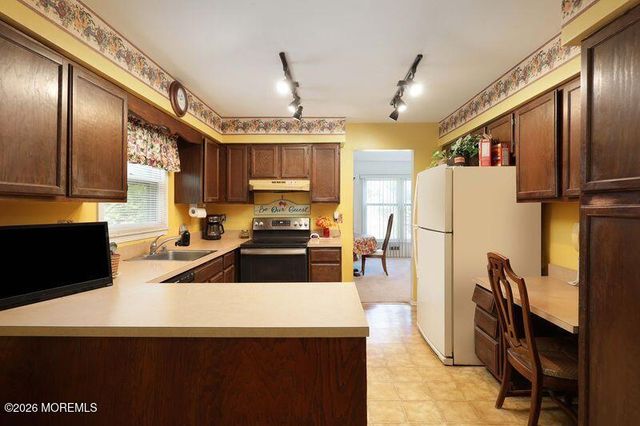 19 Alexandria Drive, Manalapan, NJ 07726