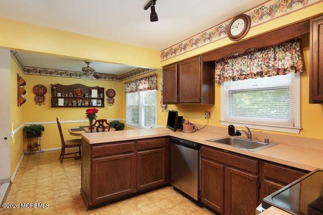 19 Alexandria Drive, Manalapan, NJ 07726