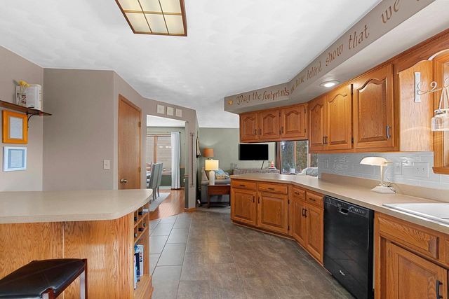 1009 E NORTHWOOD DRIVE, Appleton, WI 54911