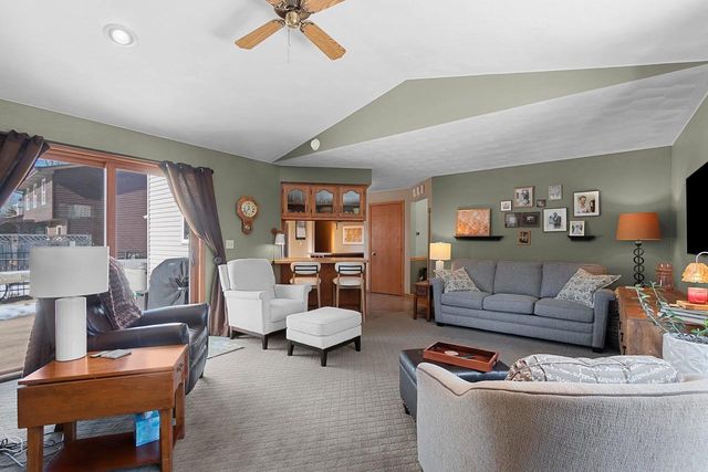 1009 E NORTHWOOD DRIVE, Appleton, WI 54911