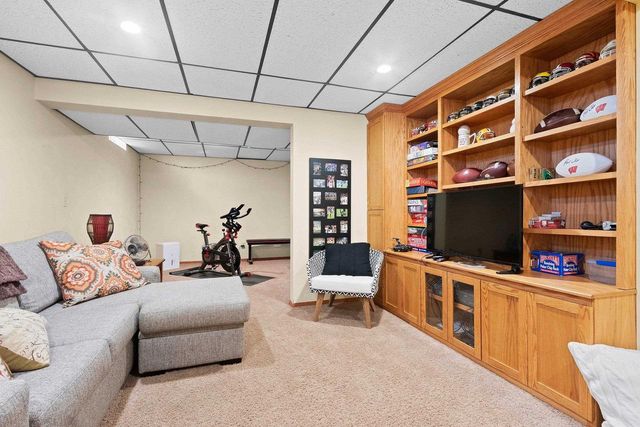 1009 E NORTHWOOD DRIVE, Appleton, WI 54911