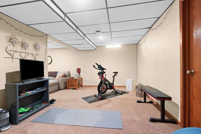 1009 E NORTHWOOD DRIVE, Appleton, WI 54911