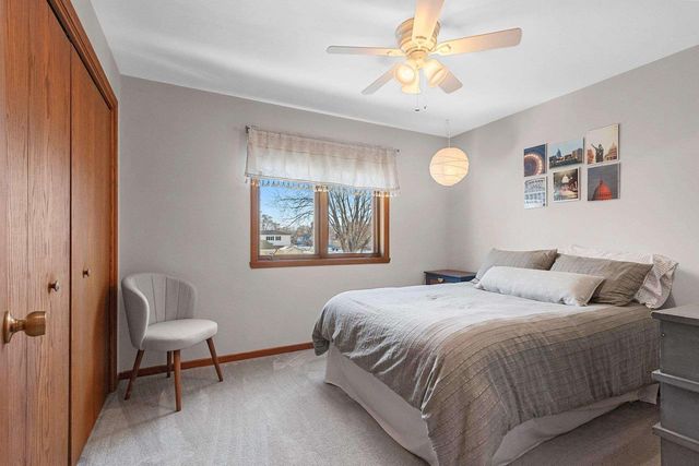 1009 E NORTHWOOD DRIVE, Appleton, WI 54911