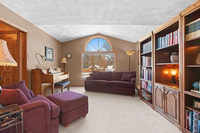 1009 E NORTHWOOD DRIVE, Appleton, WI 54911