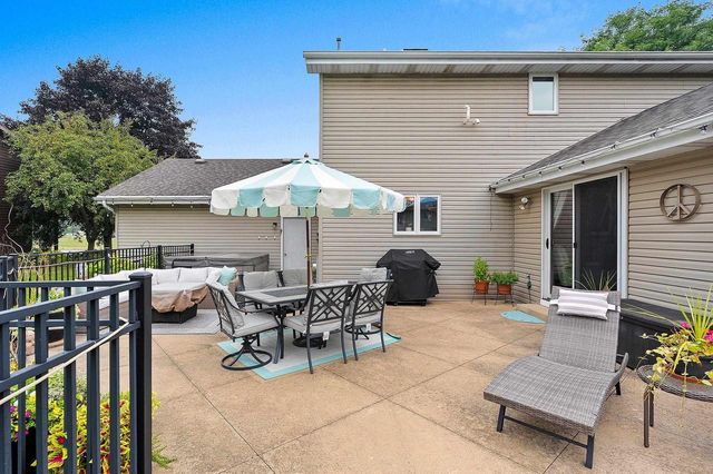 1009 E NORTHWOOD DRIVE, Appleton, WI 54911