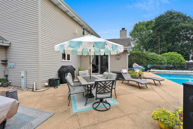 1009 E NORTHWOOD DRIVE, Appleton, WI 54911