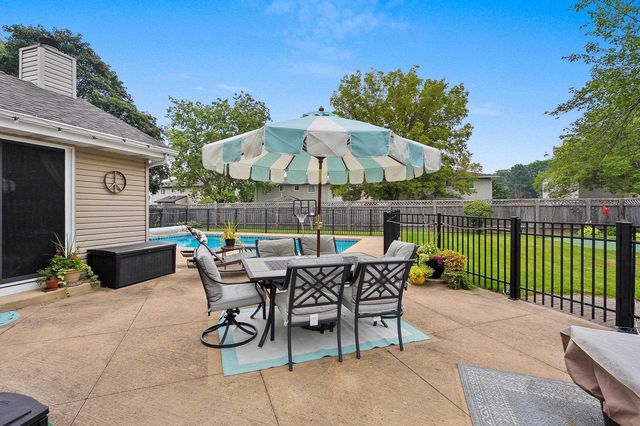 1009 E NORTHWOOD DRIVE, Appleton, WI 54911