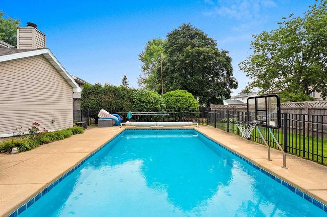 1009 E NORTHWOOD DRIVE, Appleton, WI 54911