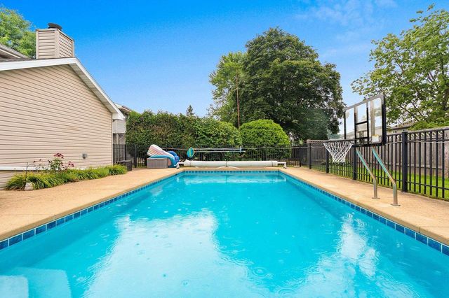 1009 E NORTHWOOD DRIVE, Appleton, WI 54911