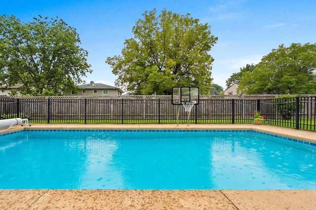 1009 E NORTHWOOD DRIVE, Appleton, WI 54911