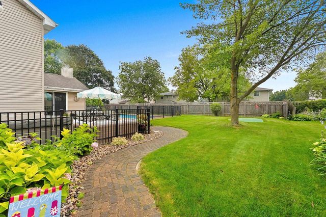 1009 E NORTHWOOD DRIVE, Appleton, WI 54911