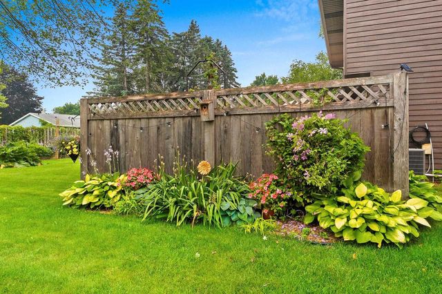 1009 E NORTHWOOD DRIVE, Appleton, WI 54911