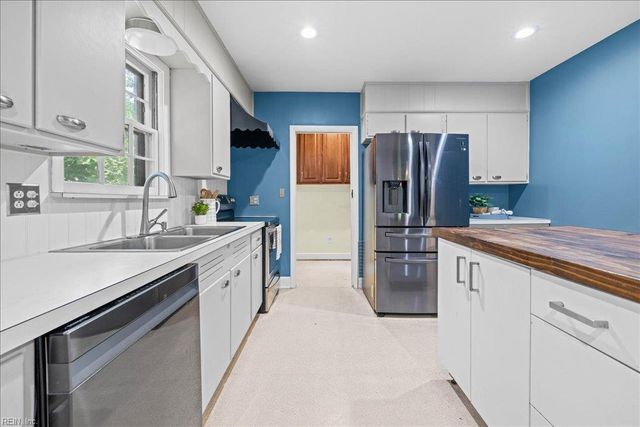 4104 Thalia DR, Virginia Beach, VA 23452