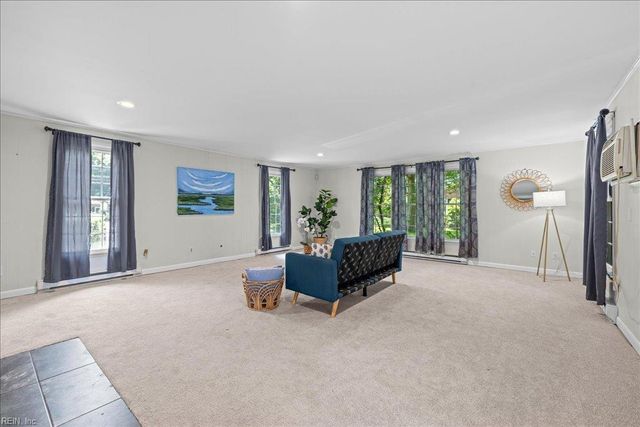 4104 Thalia DR, Virginia Beach, VA 23452