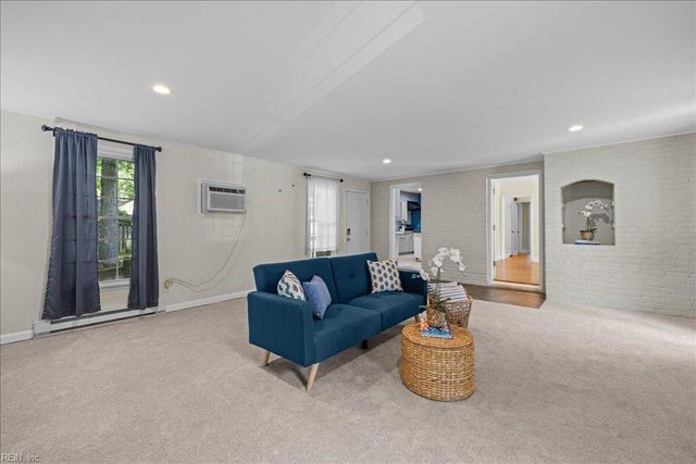 4104 Thalia DR, Virginia Beach, VA 23452