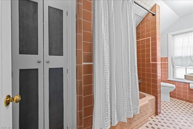 4104 Thalia DR, Virginia Beach, VA 23452