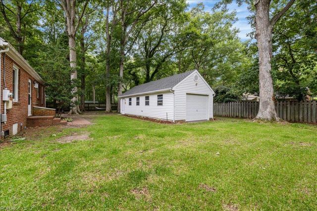 4104 Thalia DR, Virginia Beach, VA 23452