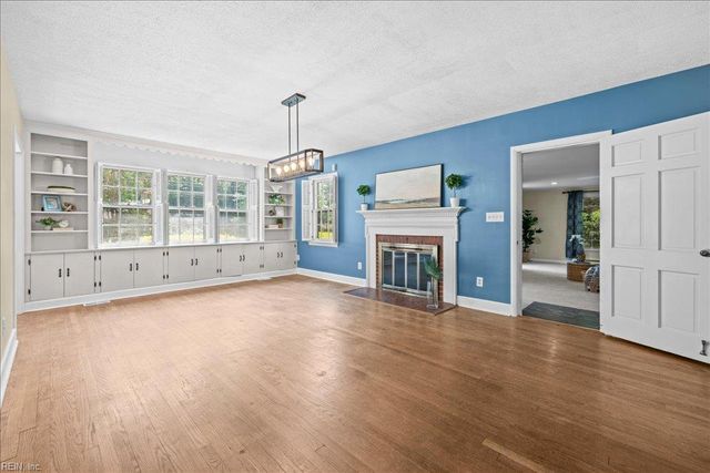 4104 Thalia DR, Virginia Beach, VA 23452