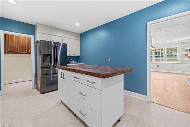 4104 Thalia DR, Virginia Beach, VA 23452