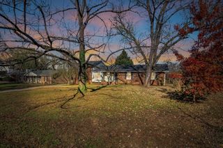 1065 Lakeland Dr, Gallatin, TN 37066