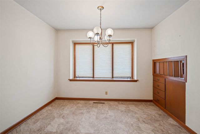 126 Broadmoor Circle, Ames, IA 50010