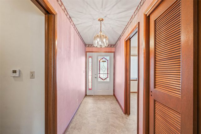 126 Broadmoor Circle, Ames, IA 50010